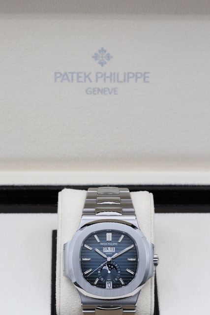 Patek Philippe Nautilus 5726/1A-014 Image 4